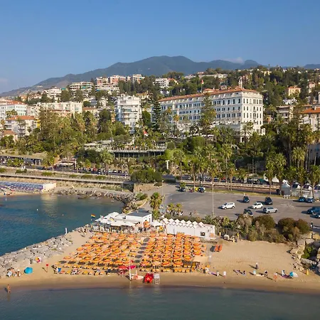 Sofy Ap Sea View & Private Parking - Happy *