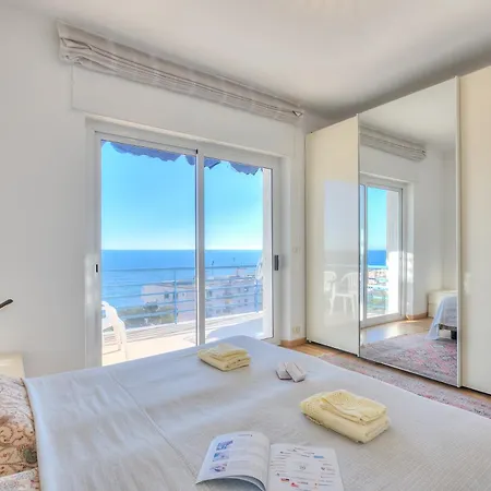 Sofy Ap Sea View & Private Parking - Happy شقة
