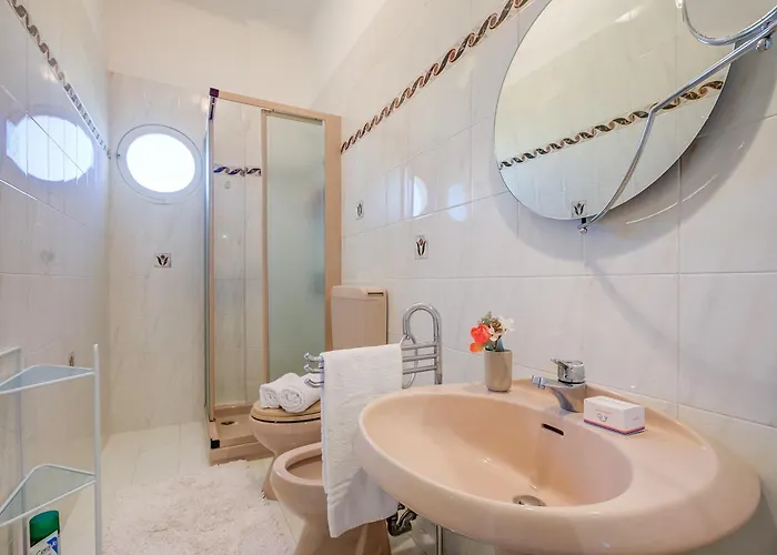 Sofy Ap Sea View & Private Parking - Happy *