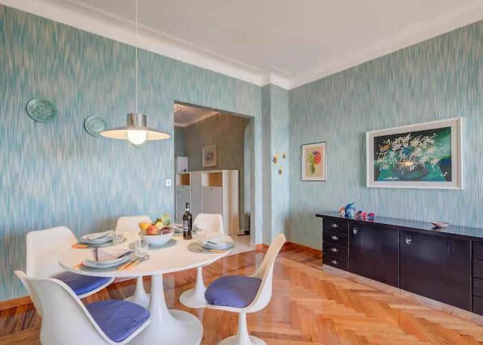 Appartement Sofy Ap Sea View & Private Parking - Happy *